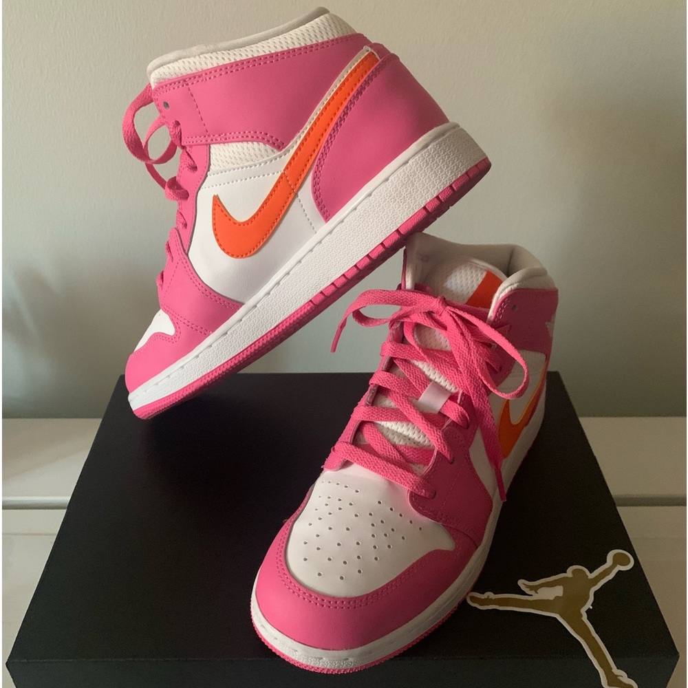 Mid Jordan’s 6.5 Pink/ Orange